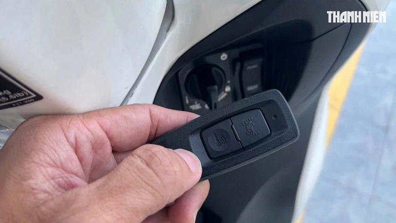 Cách nhận biết chìa khóa thông minh smartkey xe máy sắp hết pin