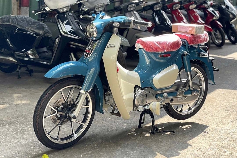 Đại lý tư nhân bán Honda Super Cub C125 chính hãng, giá kênh gần 40 triệu