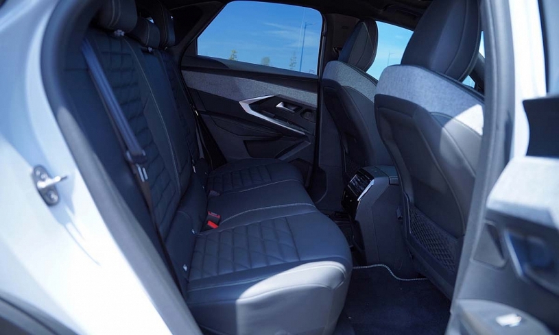 Peugeot 3008 và 5008 thế hệ mới xuất hiện tại Việt Nam