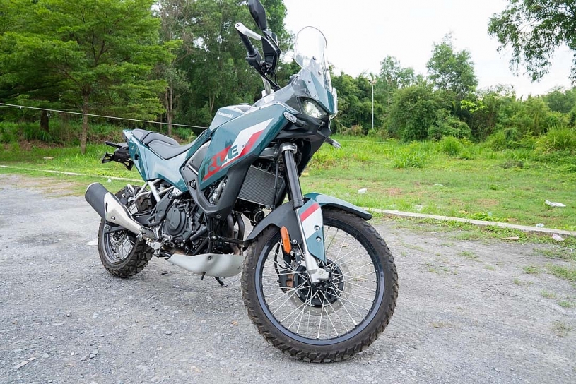 Kawasaki KLE500 ABS - môtô đa địa hình giá từ 175 triệu đồng