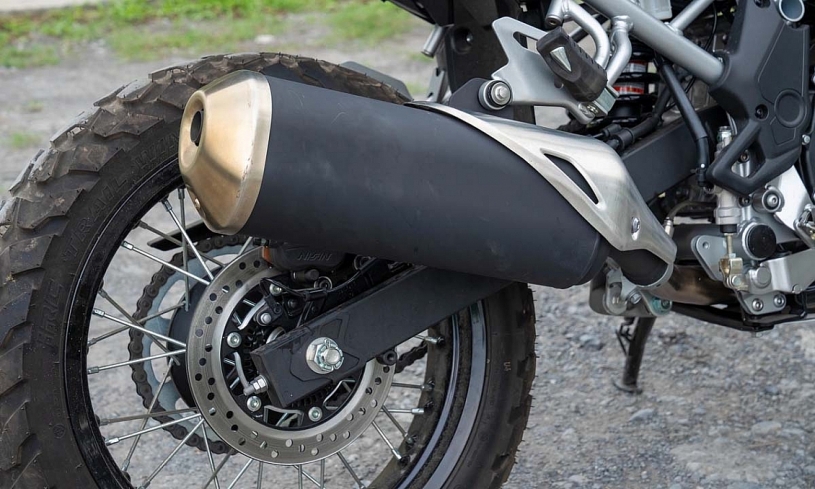 Kawasaki KLE500 ABS - môtô đa địa hình giá từ 175 triệu đồng