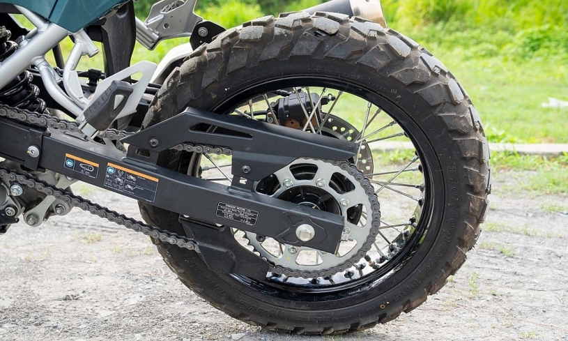 Kawasaki KLE500 ABS - môtô đa địa hình giá từ 175 triệu đồng
