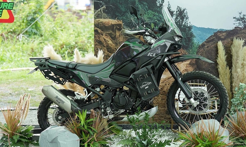 Kawasaki KLE500 ABS - môtô đa địa hình giá từ 175 triệu đồng