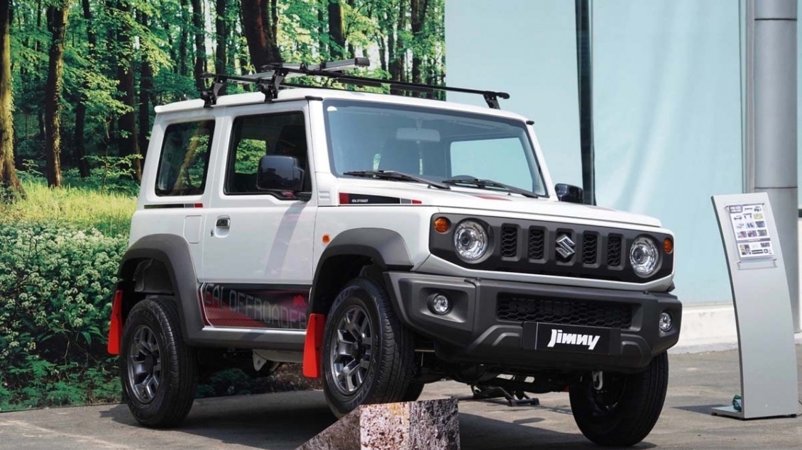 Suzuki Jimny giảm giá kỷ lục 180 triệu đồng