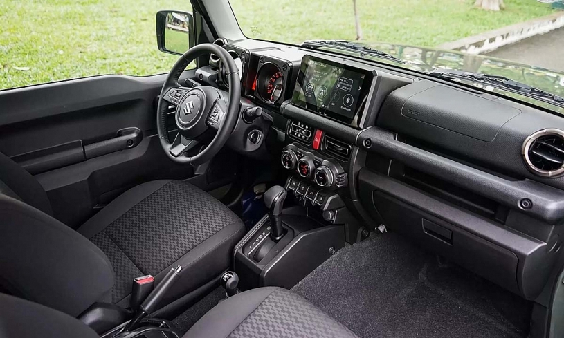 Suzuki Jimny giảm giá kỷ lục 180 triệu đồng