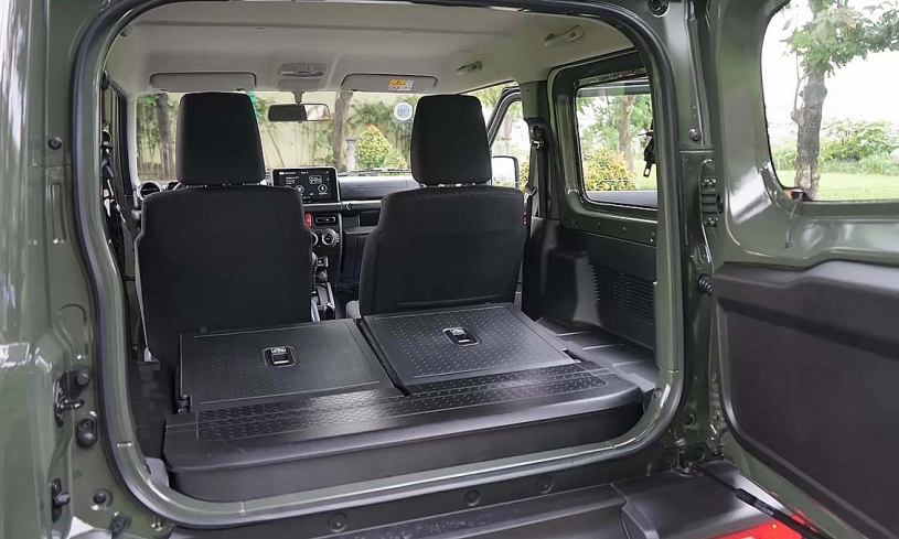 Suzuki Jimny giảm giá kỷ lục 180 triệu đồng