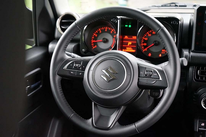 Suzuki Jimny giảm giá kỷ lục 180 triệu đồng