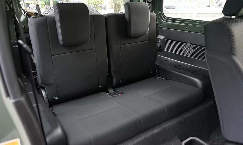 Suzuki Jimny giảm giá kỷ lục 180 triệu đồng