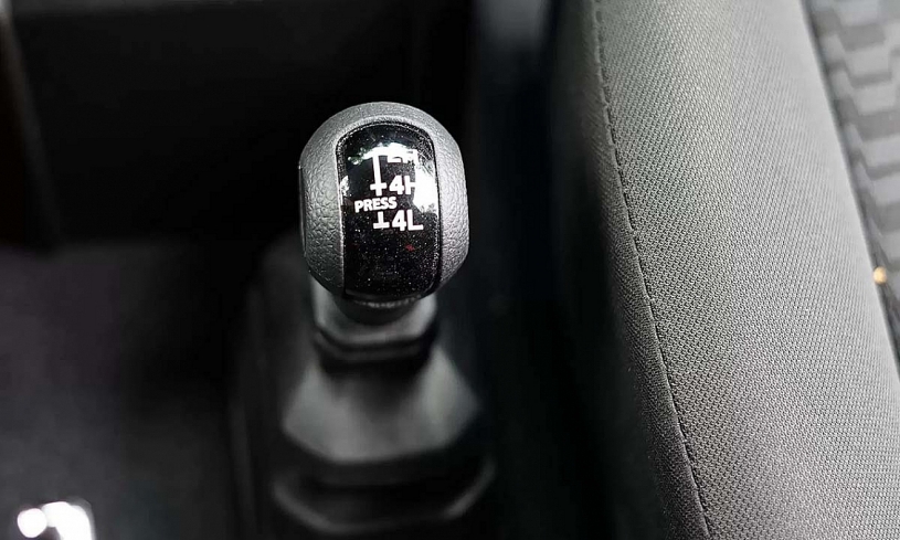 Suzuki Jimny giảm giá kỷ lục 180 triệu đồng