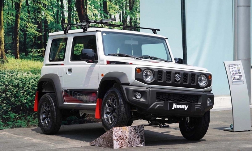 Suzuki Jimny giảm giá kỷ lục 180 triệu đồng