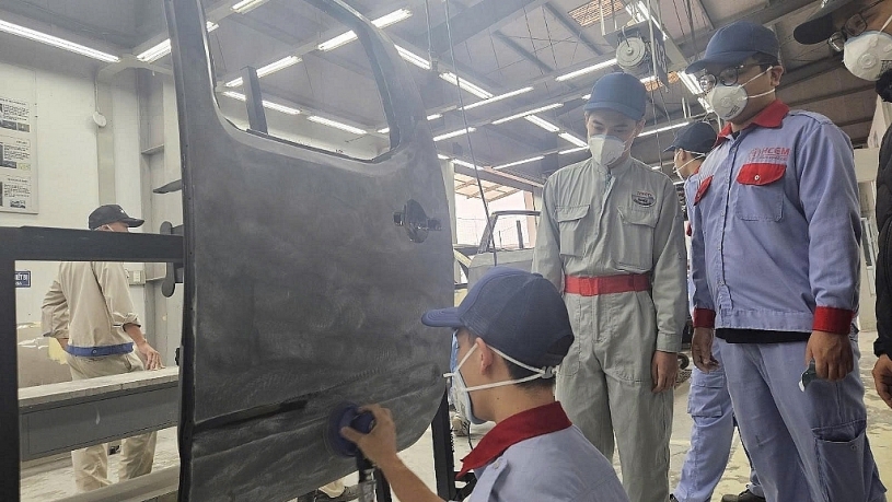 Toyota Việt Nam tuyển sinh khóa 6 học bổng nghề ô tô, hỗ trợ toàn phần cho học sinh khó khăn.