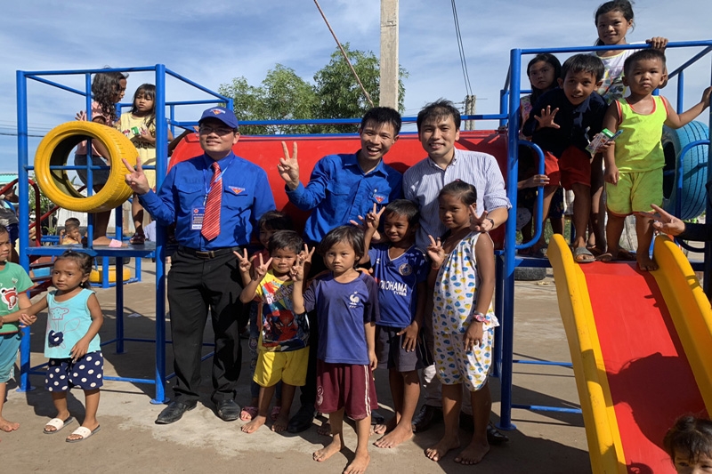 toyota viet nam tang san choi cho tre em tinh bac lieu