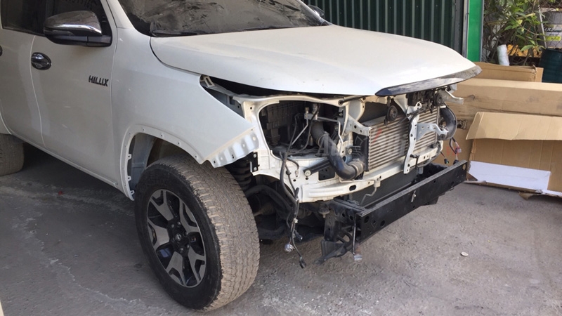 toyota hilux do lexus lx570 voi 40 trieu dong