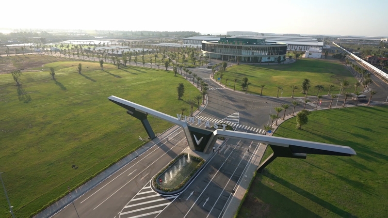 thu tuong nguyen xuan phuc con nhieu thach thuc cho vinfast