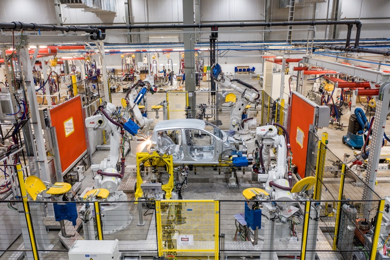 nha may vinfast khanh thanh o to viet sap xuat khau