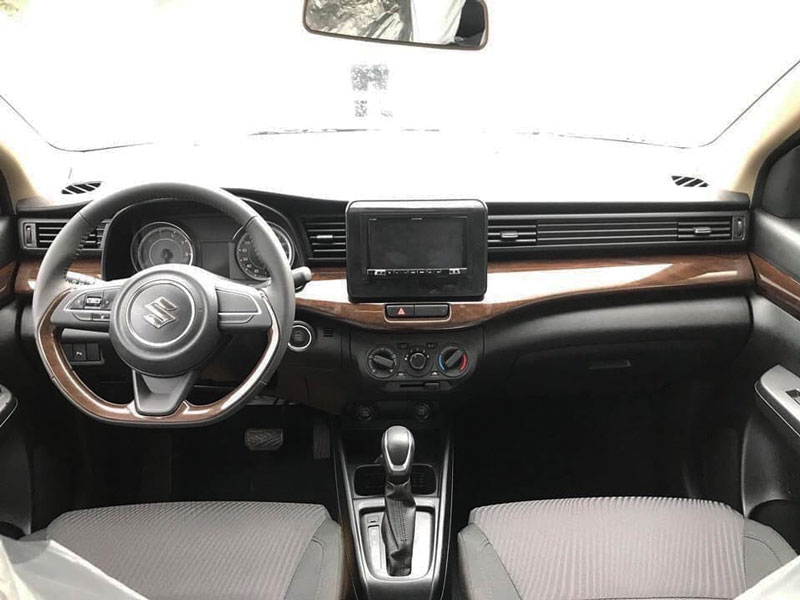 suzuki ertiga 2019 da co mat tai dai ly cho ra mat