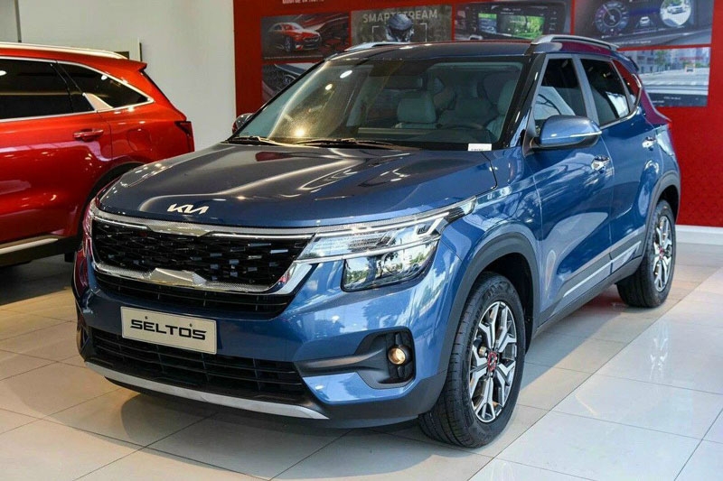 Hyundai Creta vượt Toyota Corolla Cross dẫn đầu phân khúc