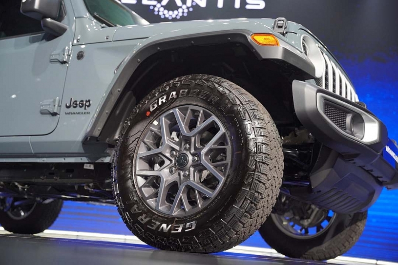 Jeep Wrangler 2026 đầu tiên về Việt Nam, giá từ 3 tỷ đồng
