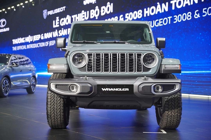Jeep Wrangler 2026 đầu tiên về Việt Nam, giá từ 3 tỷ đồng