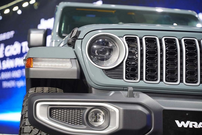 Jeep Wrangler 2026 đầu tiên về Việt Nam, giá từ 3 tỷ đồng