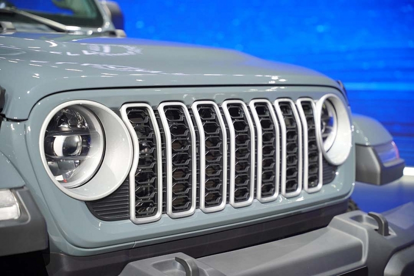 Jeep Wrangler 2026 đầu tiên về Việt Nam, giá từ 3 tỷ đồng