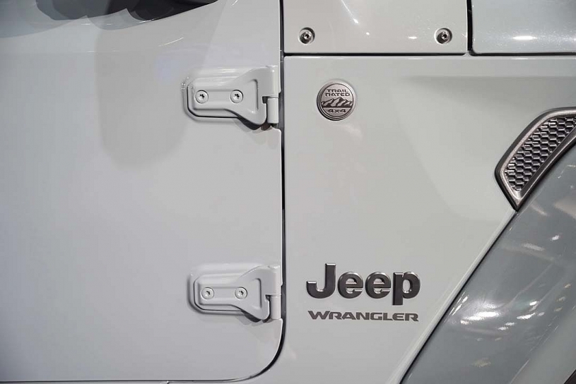 Jeep Wrangler 2026 đầu tiên về Việt Nam, giá từ 3 tỷ đồng