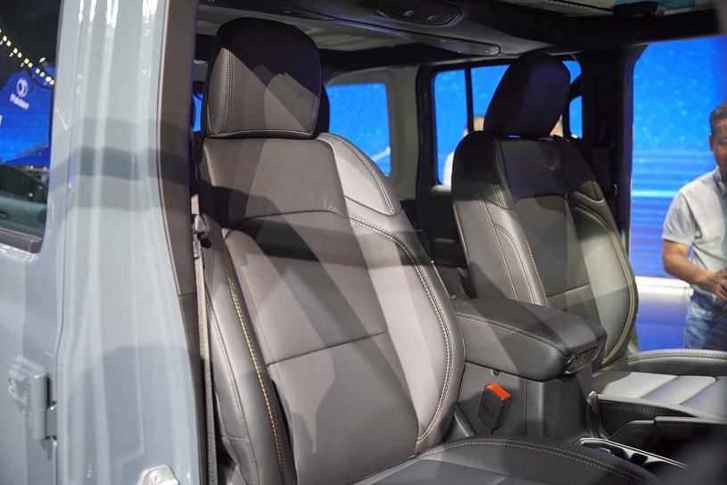Jeep Wrangler 2026 đầu tiên về Việt Nam, giá từ 3 tỷ đồng