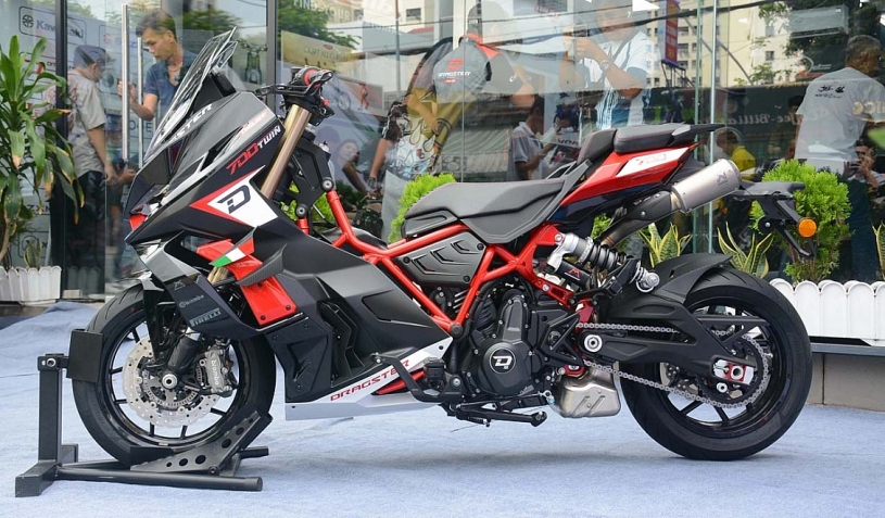 Siêu xe tay ga Italjet Dragster 700 đầu tiên về Việt Nam, giá 428 triệu đồng Siêu xe tay ga Italjet Dragster 700 đầu tiên về Việt Nam, giá 428 triệu đồng