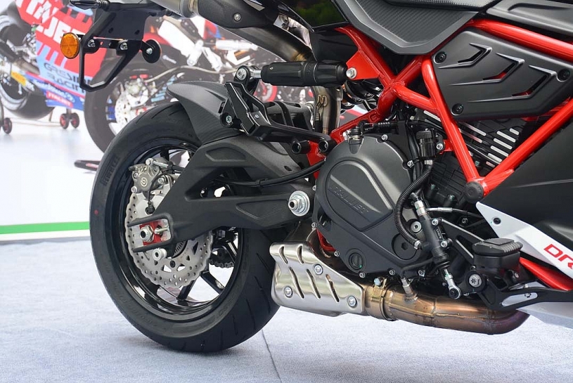 Siêu xe tay ga Italjet Dragster 700 đầu tiên về Việt Nam, giá 428 triệu đồng Siêu xe tay ga Italjet Dragster 700 đầu tiên về Việt Nam, giá 428 triệu đồng