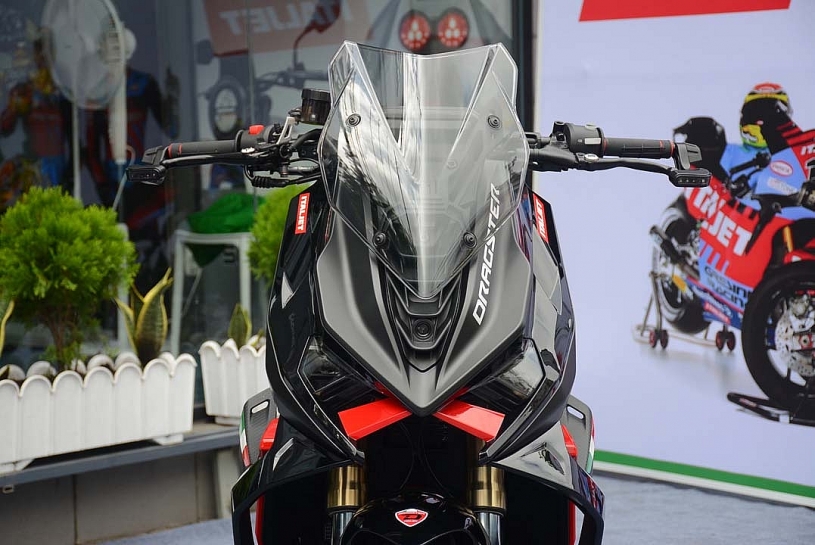 Siêu xe tay ga Italjet Dragster 700 đầu tiên về Việt Nam, giá 428 triệu đồng Siêu xe tay ga Italjet Dragster 700 đầu tiên về Việt Nam, giá 428 triệu đồng
