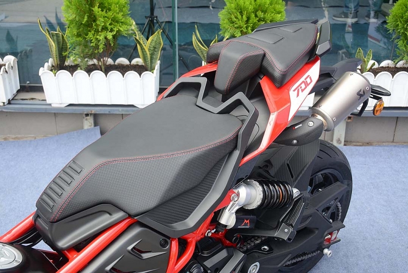 Siêu xe tay ga Italjet Dragster 700 đầu tiên về Việt Nam, giá 428 triệu đồng Siêu xe tay ga Italjet Dragster 700 đầu tiên về Việt Nam, giá 428 triệu đồng