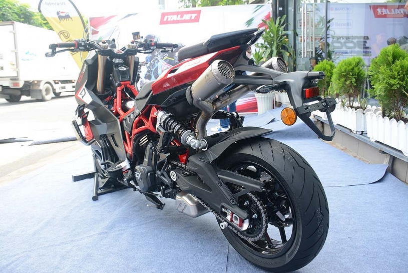 Siêu xe tay ga Italjet Dragster 700 đầu tiên về Việt Nam, giá 428 triệu đồng Siêu xe tay ga Italjet Dragster 700 đầu tiên về Việt Nam, giá 428 triệu đồng