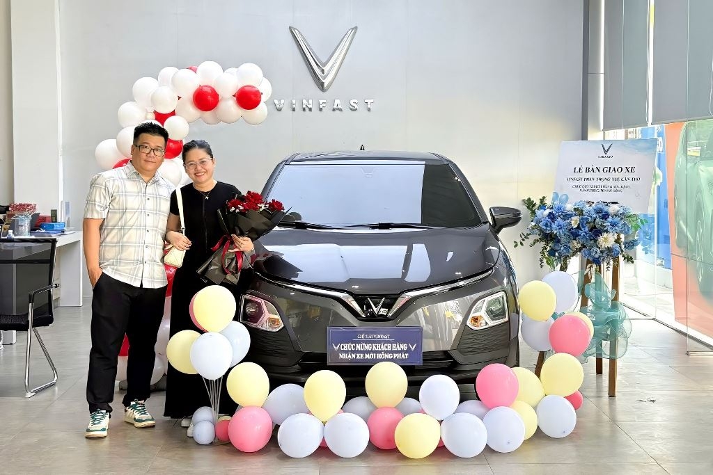 Chủ VinFast VF 5 tại Cần Thơ chia sẻ lý do gắn bó với xe điện: Tiết kiệm, tiện nghi và đáng tiền