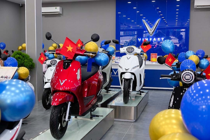 VinFast khai trương 66 đại lý xe máy điện, ra mắt showroom cao cấp EV-Zone VinFast khai trương 66 đại lý xe máy điện, ra mắt showroom cao cấp EV-Zone