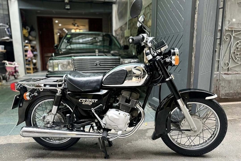 “Hoàng tử đen” Honda CD125T hơn 40 năm tuổi được rao giá 275 triệu đồng “Hoàng tử đen” Honda CD125T hơn 40 năm tuổi được rao giá 275 triệu đồng