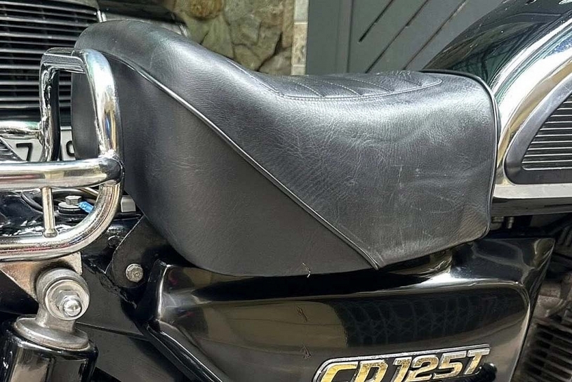 “Hoàng tử đen” Honda CD125T hơn 40 năm tuổi được rao giá 275 triệu đồng “Hoàng tử đen” Honda CD125T hơn 40 năm tuổi được rao giá 275 triệu đồng