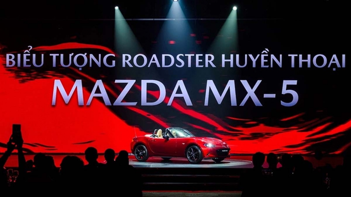 Mazda MX-5 - roadster mui trần 'vừa miếng' giá từ 1,339 tỷ đồng