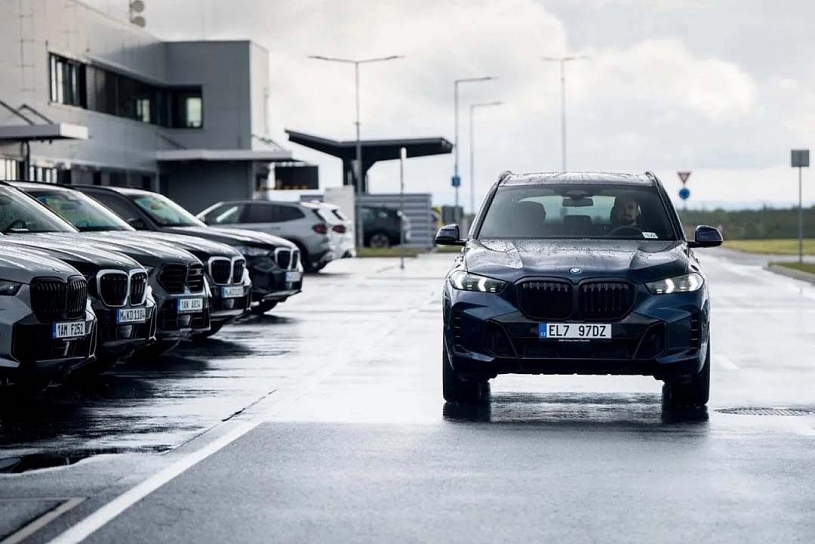 BMW giới thiệu loạt xe bọc thép mới, chống đạn, chống nổ, đạt tốc độ hơn 200km/h