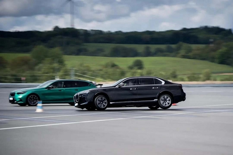 BMW giới thiệu loạt xe bọc thép mới, chống đạn, chống nổ, đạt tốc độ hơn 200km/h