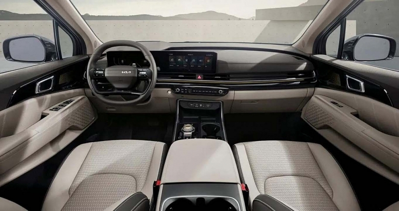 Kia Carnival xuất hiện với mui cao độc đáo, không gian cabin siêu rộng
