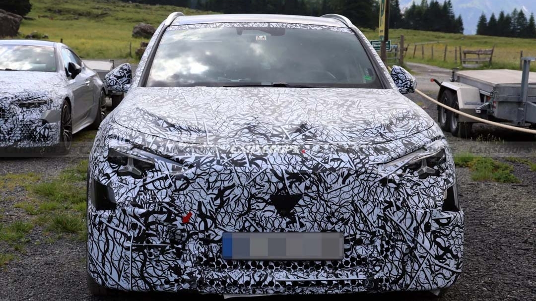 Mercedes-AMG điện lộ diện: Ngoại hình “hiền”, hiệu năng cực khủng