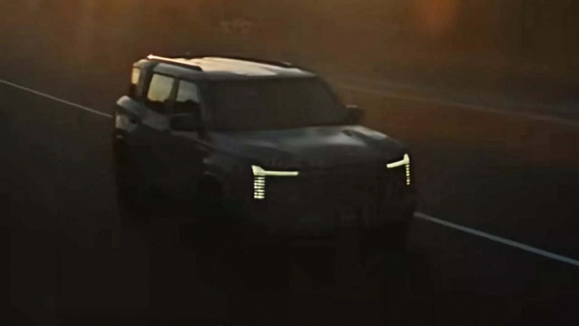 Mitsubishi Pajero Mới Hồi Sinh Cụm Đồng Hồ Ba Mặt Số Mang Tính Biểu Tượng Của Thế Hệ Đầu