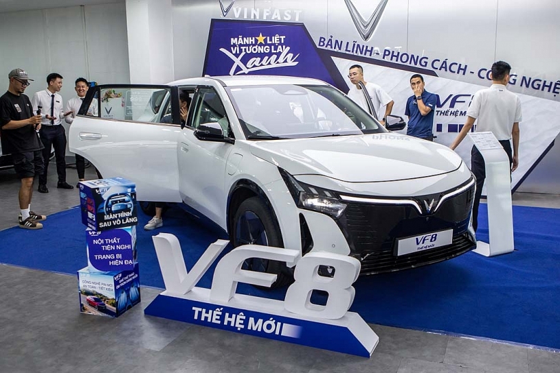 VinFast VF 8 thế hệ mới: SUV hạng D giá ngang xe C, lăn bánh dưới 900 triệu đồng