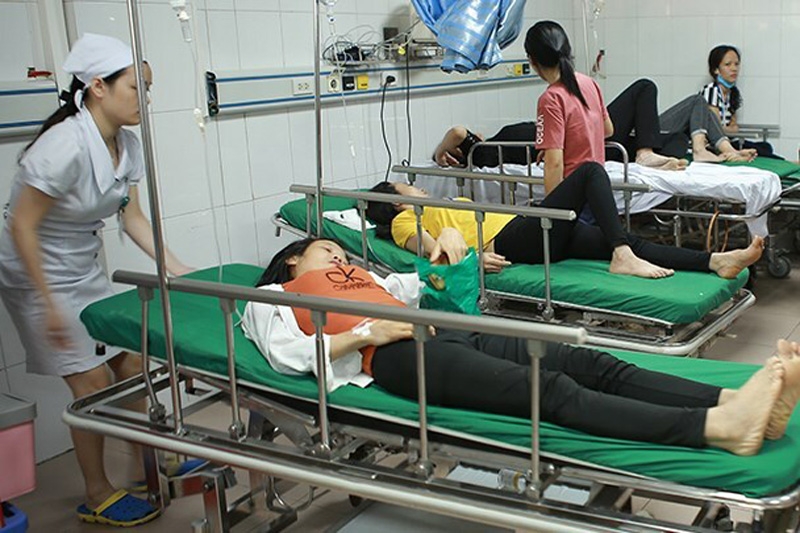 nu cong nhan nam tay tai xe xe mat lai khien hon 20 nguoi gap nan