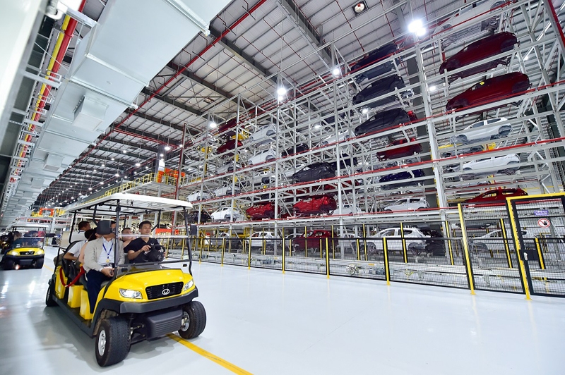 200 xe VinFast Lux A2.0, SA2.0 đầu tiên được bàn giao can canh lo xe vinfast lux a20 sa20 dau tien duoc ban giao