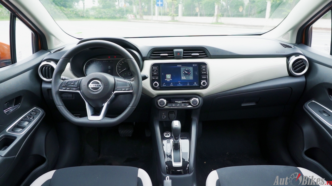 Nissan Almera giảm giá gần 120 triệu đồng tại đại lý