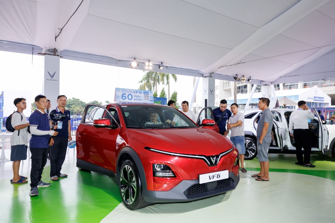 Chuyên gia ô tô: VinFast đã xóa rào cản lớn nhất cho người dùng khi chuyển từ xe xăng sang xe điện