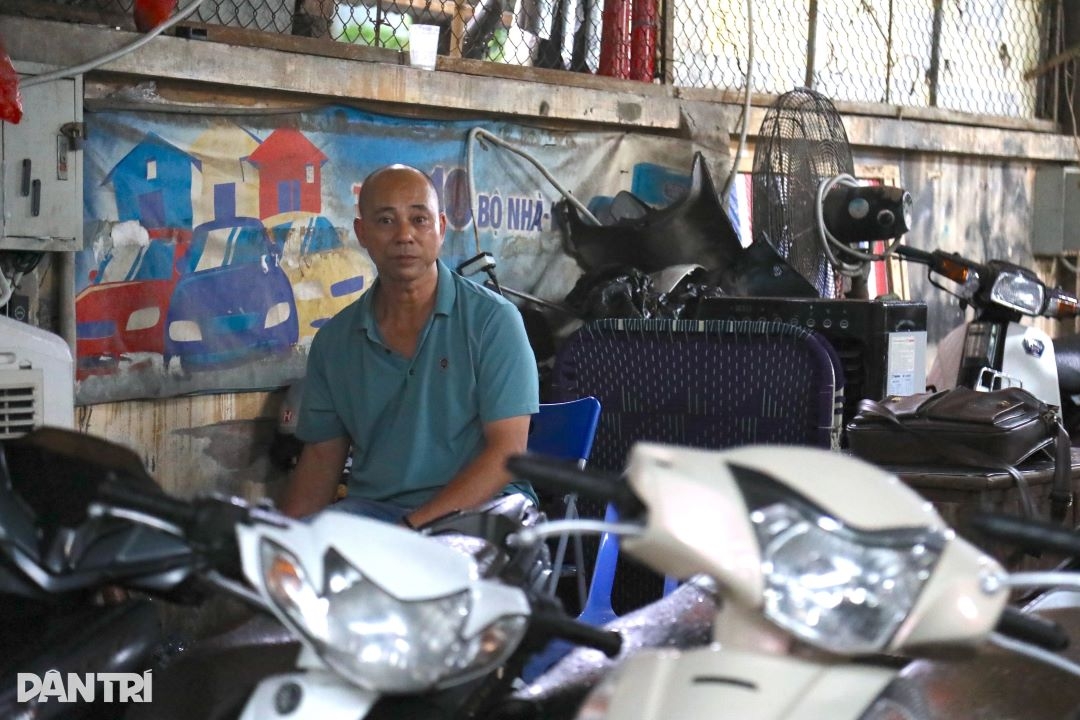 Chuẩn bị cấm xe xăng, chợ xe máy lớn nhất Hà Nội "ế" chưa từng có