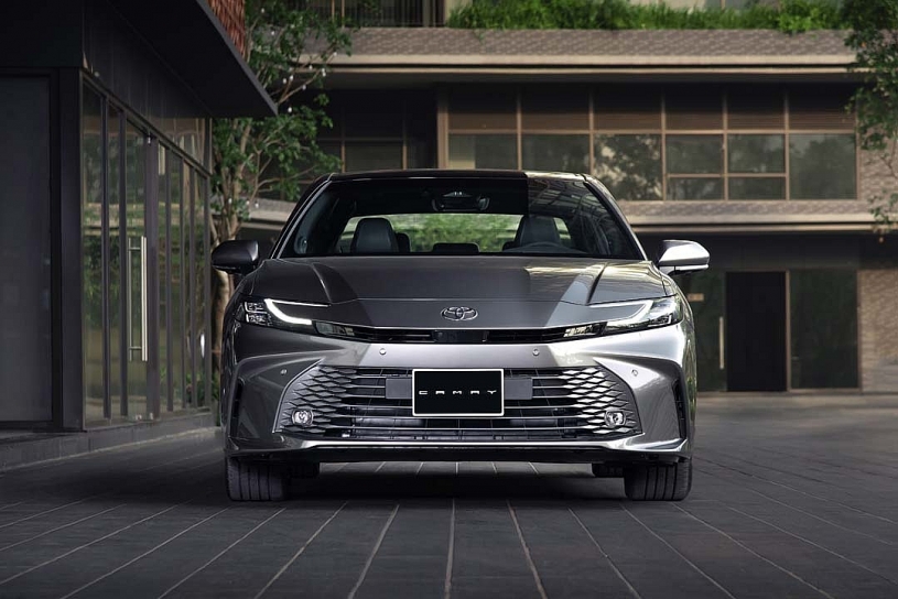 Toyota Việt Nam điều chỉnh giá Camry HEV Premium Toyota Việt Nam điều chỉnh giá Camry HEV Premium