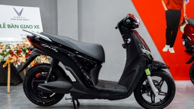 VinFast Feliz II chinh phục cung đường 300 km, xe máy điện đổi pin đi xa đầy chủ động